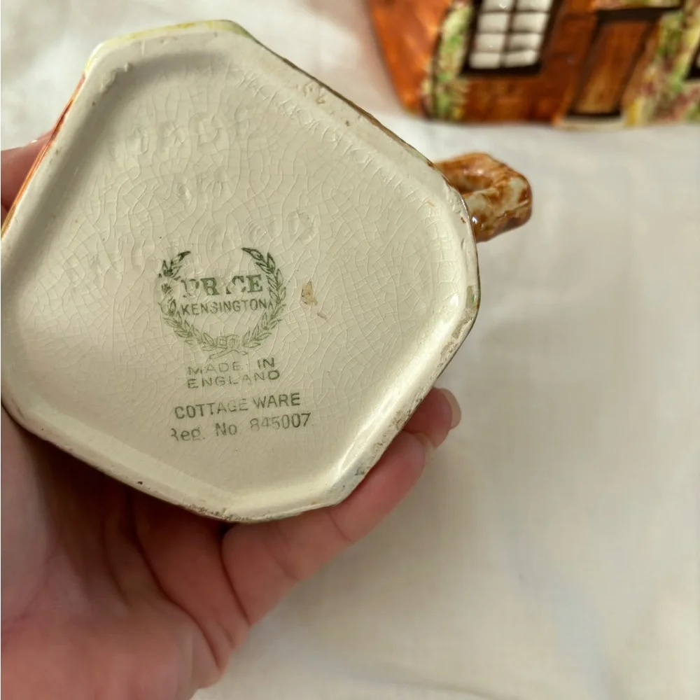 Beautiful- Vintage Price brothers cottage where made in England‎   5 pieces